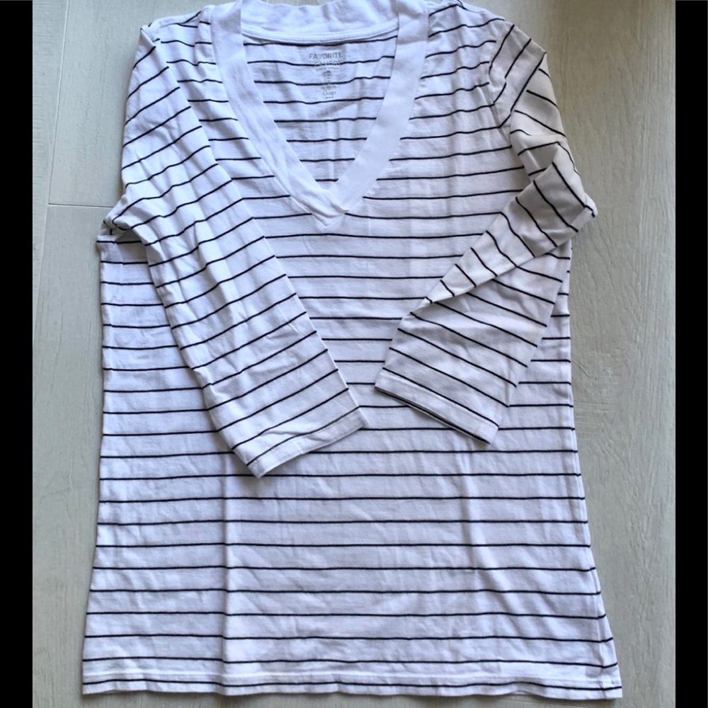 GAP V NECK STRIP TEE  BLACK/WHITE